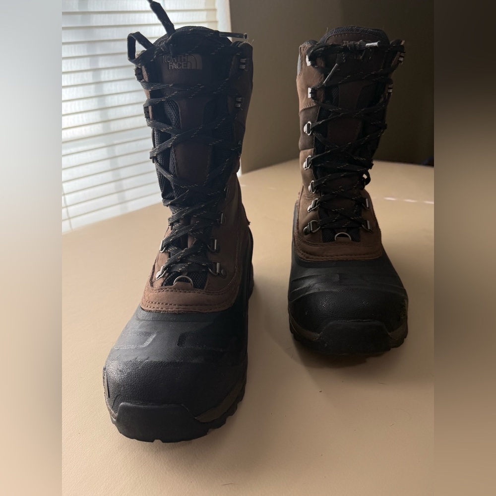 TNF- Men's Black hiking Shoes